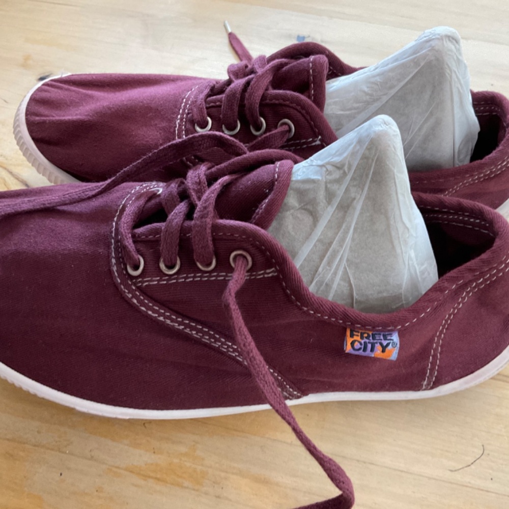 FREECITY VINTAGE TENNIS SHOES BRAND NEW /UNISEX - Picture 2 of 8